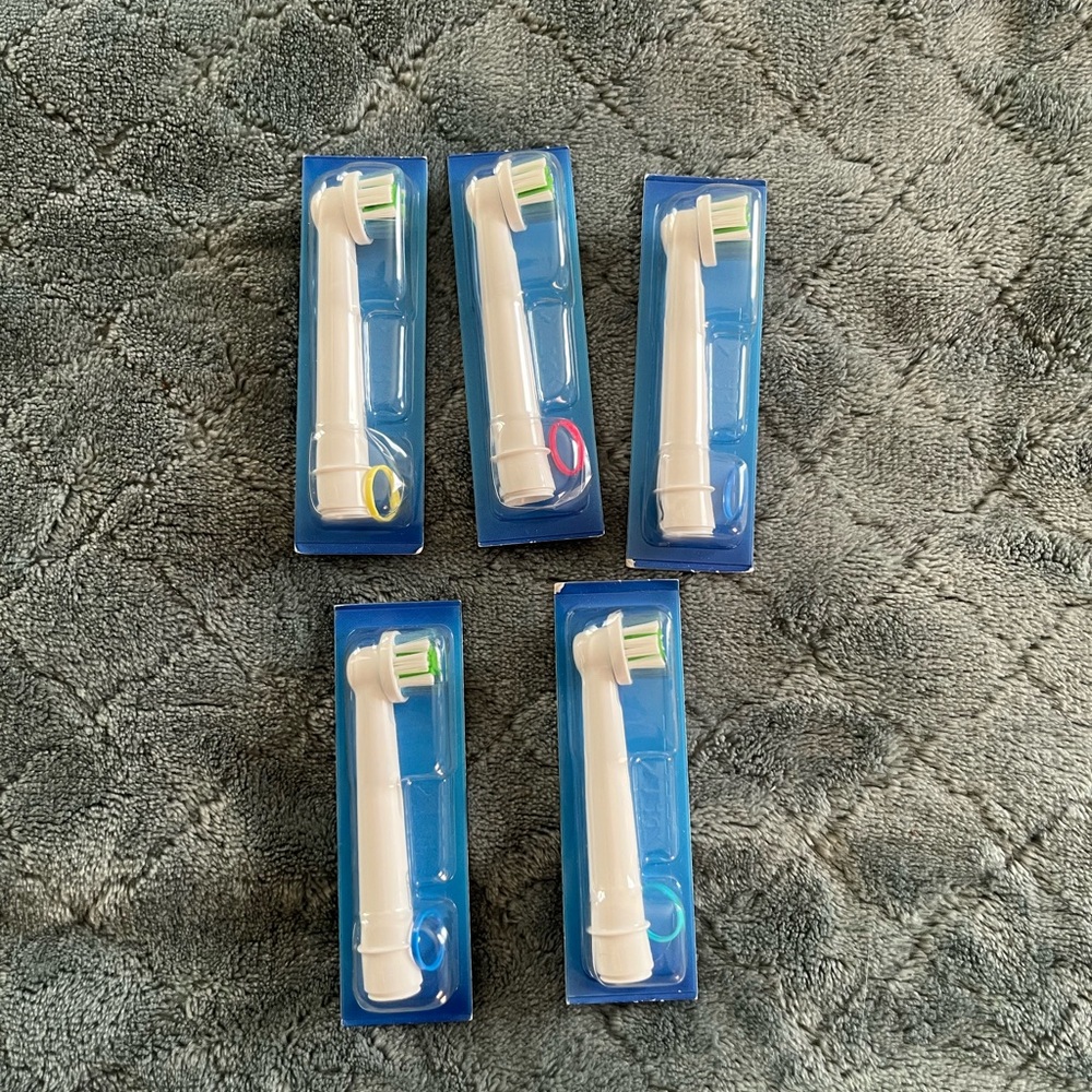 Oral‎ B electric toothbrush head replacements 5